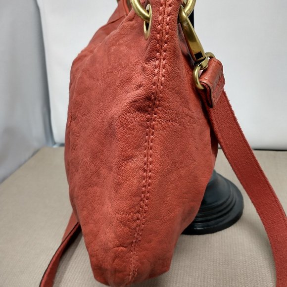 FOSSIL LONG LIVE VINTAGE RED HOBO BAG - Picture 3 of 16